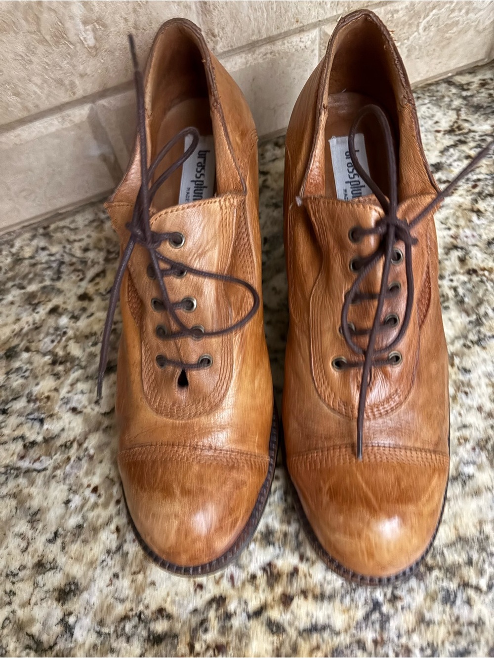 Vintage-Inspired Tan Leather Oxford Derby Shoes